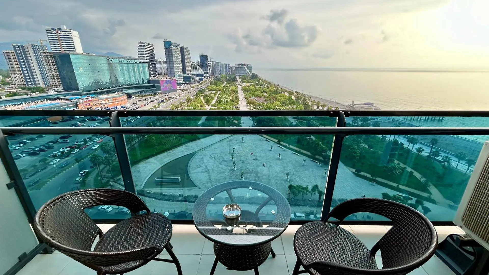 Aparthotel Real Beach Tower Batumi