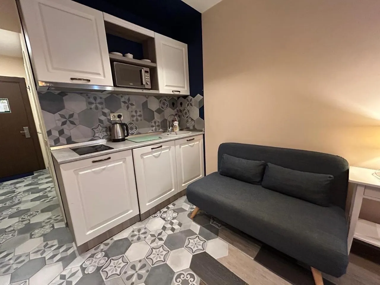 Aparthotel Real Beach Tower Batumi